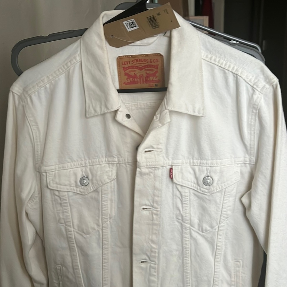 Levi’s White Denim Jacket, never been worn, tags attached